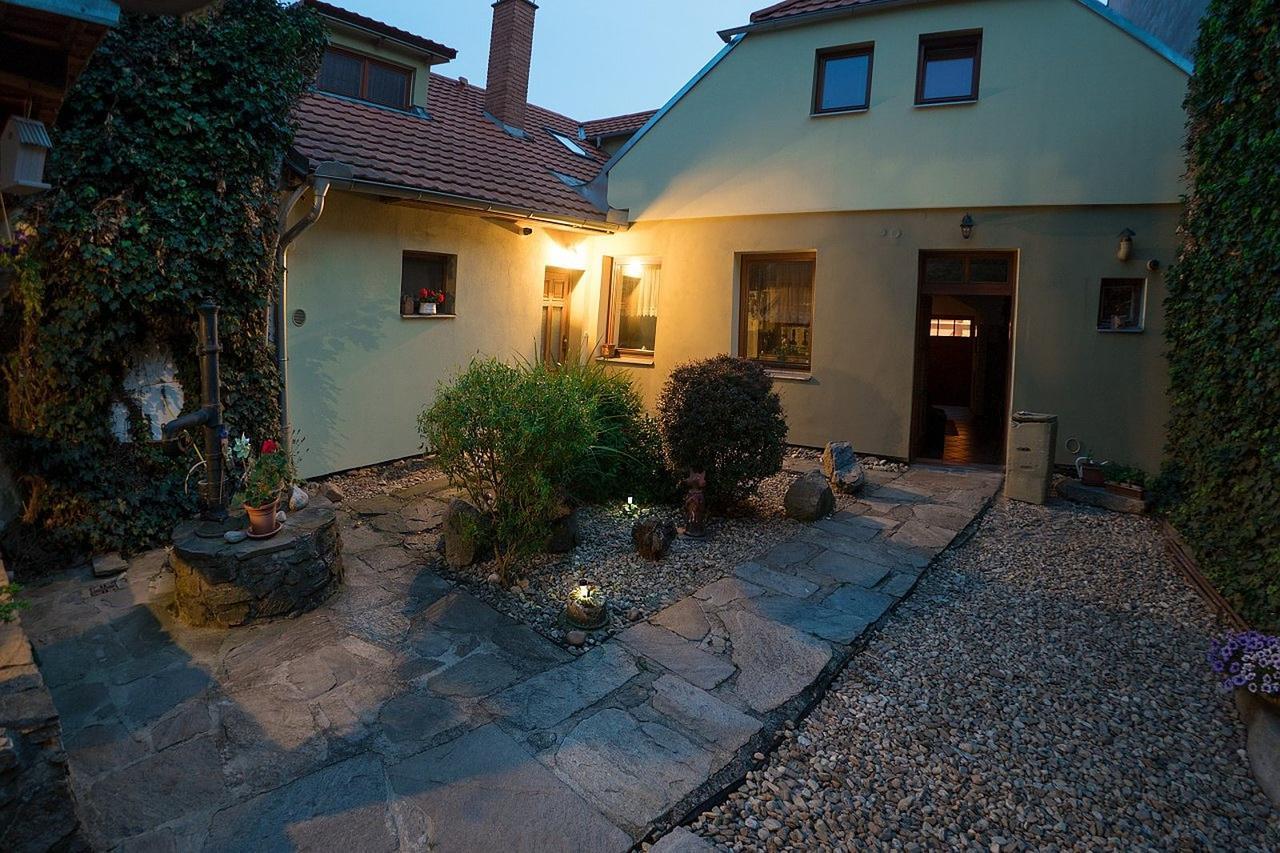 Apartman Antoninska Зноймо Экстерьер фото